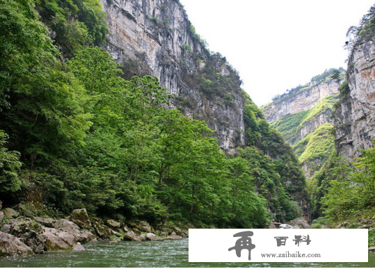 旅游去贵州南江大峡谷与桃源河漂流哪比力好？