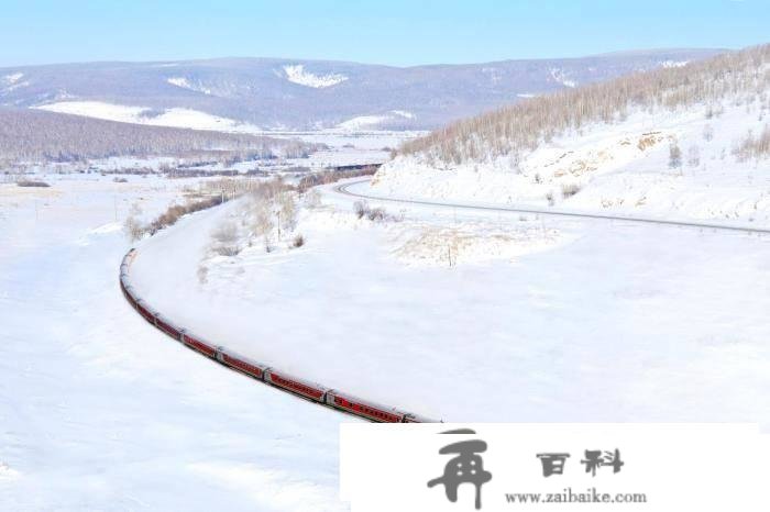 中国北疆春运首趟冰雪旅游专列开行