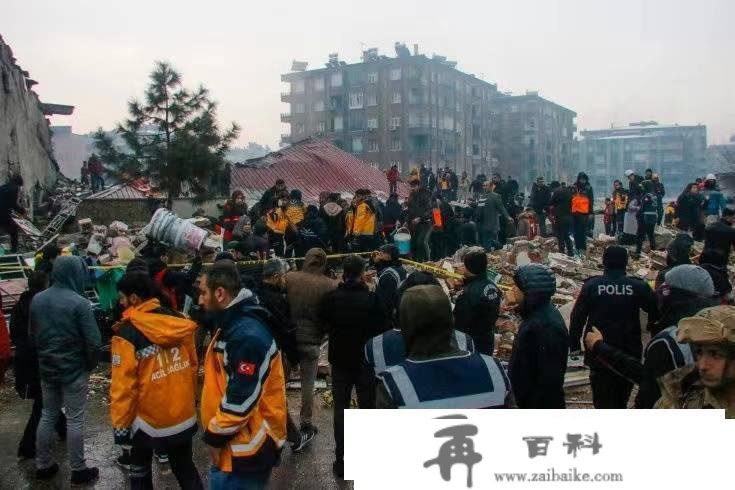 土耳其大地震已致超500人灭亡 亲历者：觉得晃动永不会完毕