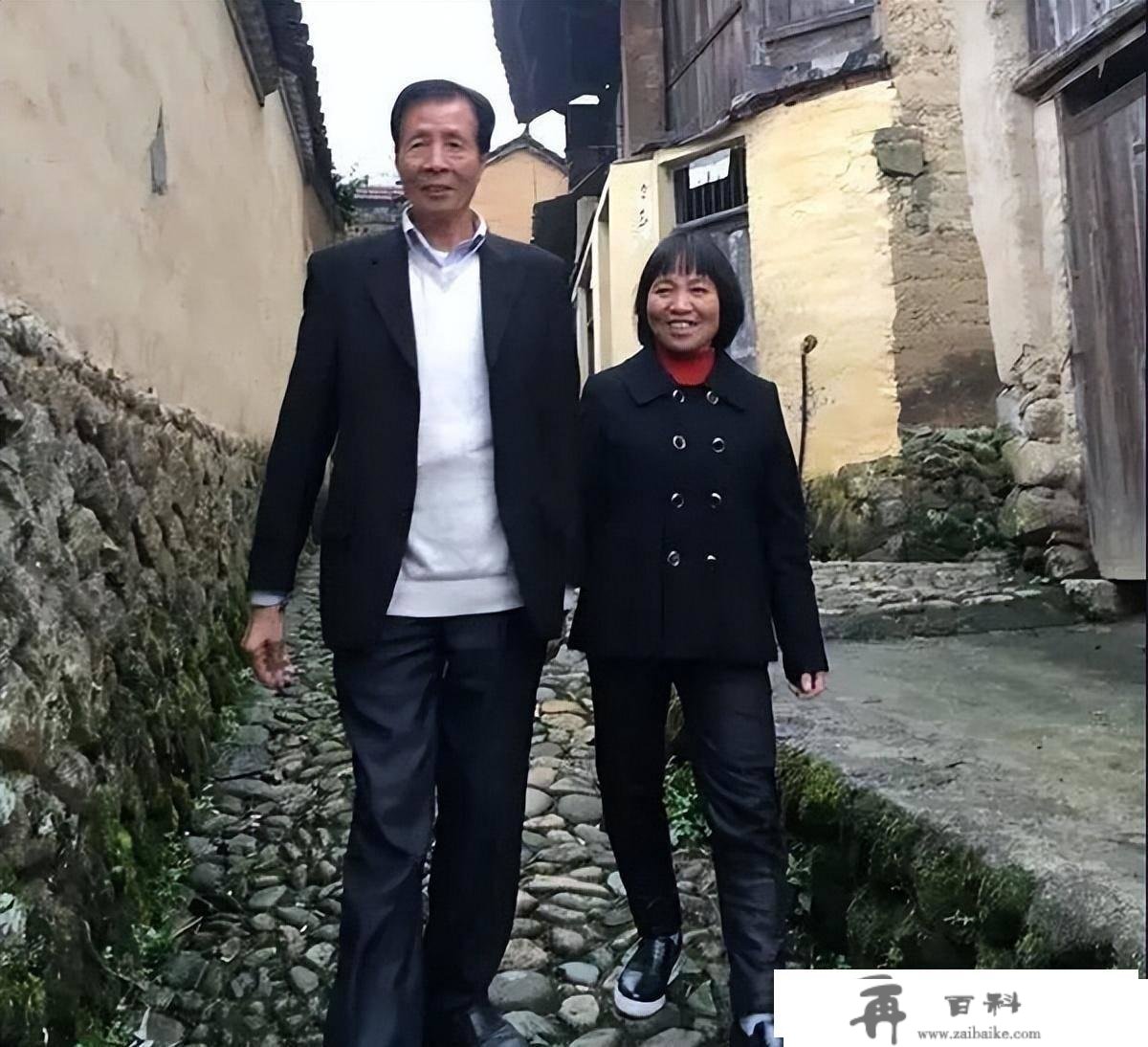 湖南一位亿万富哥喜好山村农妇，苦求子女继承家业也要住农村