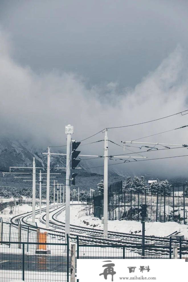 那辈子，必然要坐一次丽江雪山参观火车！