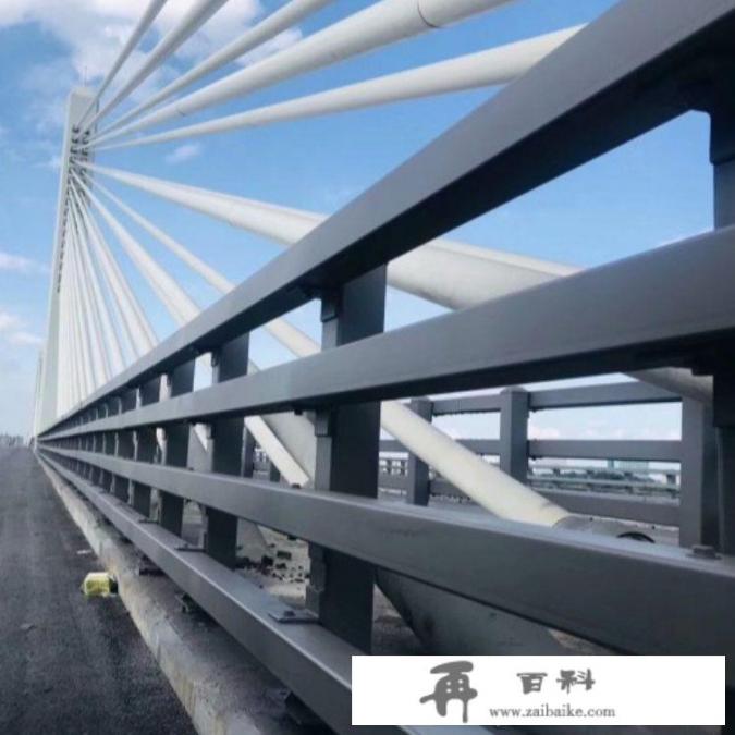 防撞护栏与防震挡块区别？道路防撞护栏国家准则？