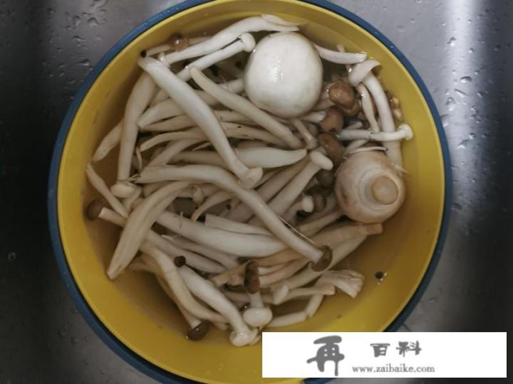 小白菜蘑菇汤怎么做好食，小白菜蘑菇汤的家常做法？