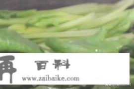 果仁菠菜怎么做？菠菜拌果仁是怎么做的？