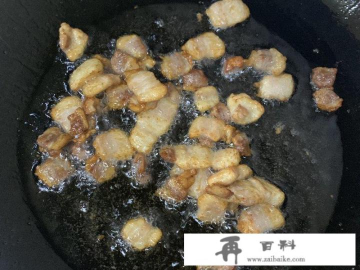 土豆茄子豆角乱炖家常做法？茄子豆角土豆不炸的家常做法？