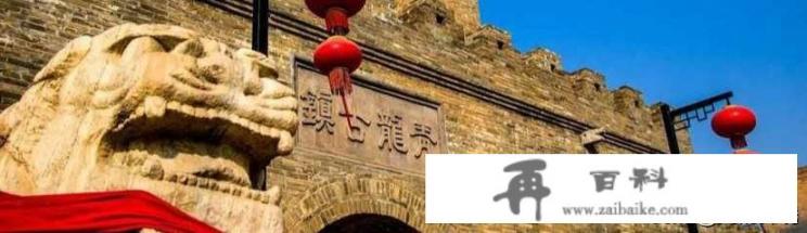 一些旅游景点有“书法大师”写字卖字环节，那些人真是“书法大师”吗？真实的水平如何_旅游景区演出空闲时间都会有书法作品售卖，这些书法作品有没有价值，值不值得购买呢