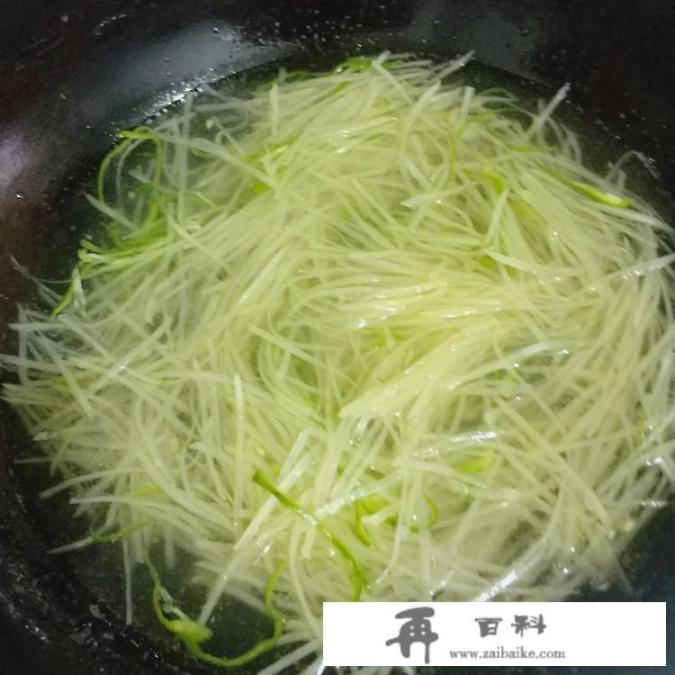 凉拌土豆丝、热炒土豆丝，你最喜欢食用哪种？分享其做法