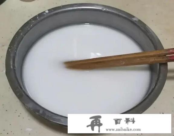 凉粉制作水和梁倩的比例？