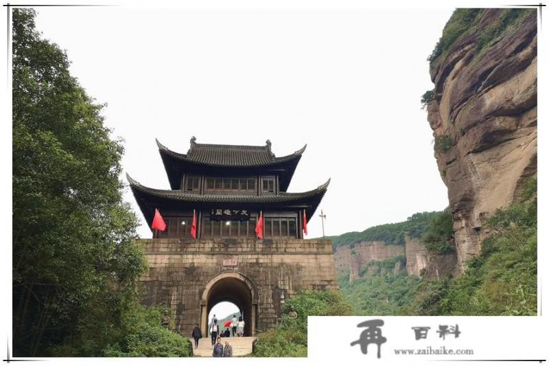 旅游，疫情过后我想去剑门关游玩，剑门关景区有什么特点？