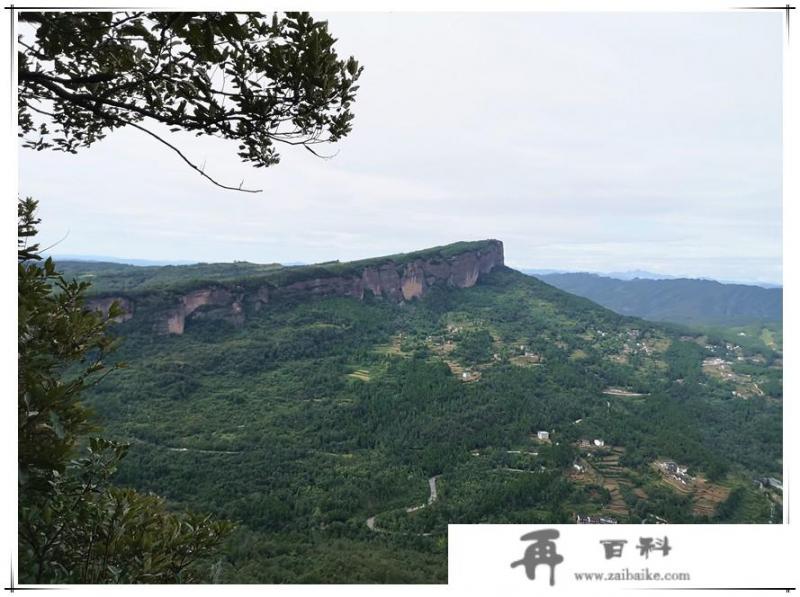 旅游，疫情过后我想去剑门关游玩，剑门关景区有什么特点？