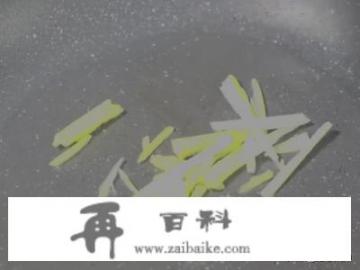 青椒炒火腿肠怎么做？