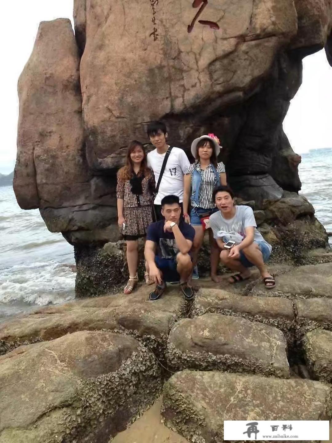 如果想去海边捡贝壳、看黄昏、看日落，看海浪最好的地方是哪里？最好多几个地方？