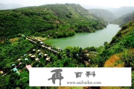 旅游者要求单独外出购物时，导游人员应当给予哪些帮助？